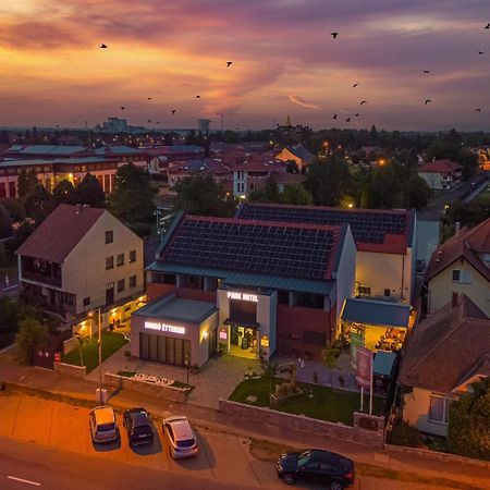 Park Hotel Buek-Buekfuerdo Exteriér fotografie